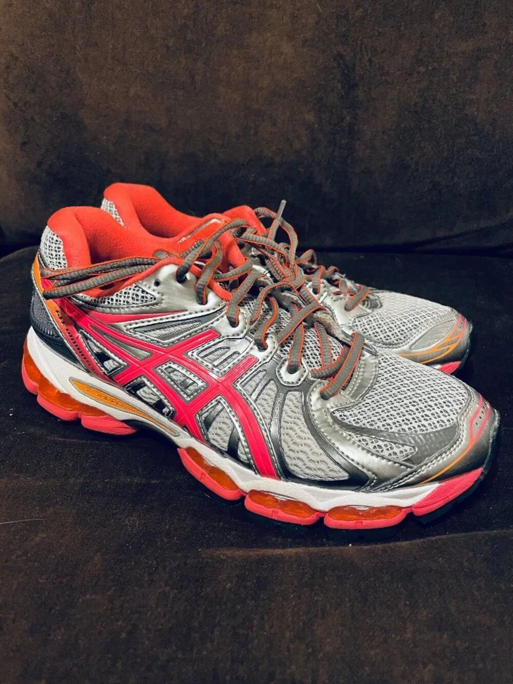Mint condition Gel Nimbus 15 Women Running Shoe hot punch marigold Sz 10 Medium